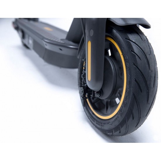 SEGWAY Ninebot Kickscooter MAX G30 - Električni skiro SEGWAY Ninebot Kickscooter MAX G30 - Električni skiro