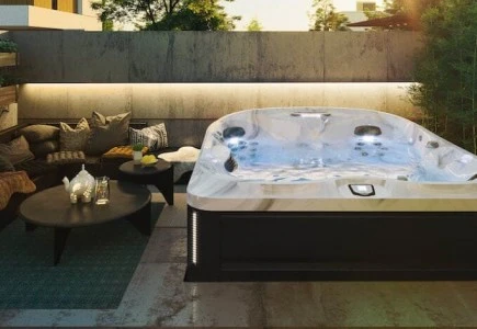 Kako ustvariti popolno namestitev jacuzzi-ja na vrtu