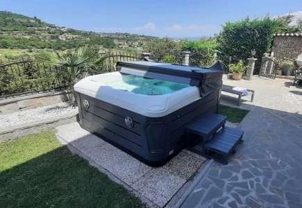 Vzdrževanje in čiščenje masažnega bazena